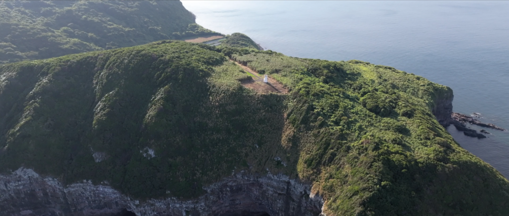 長崎県平戸市の生月長瀬鼻灯台をドローンで空撮